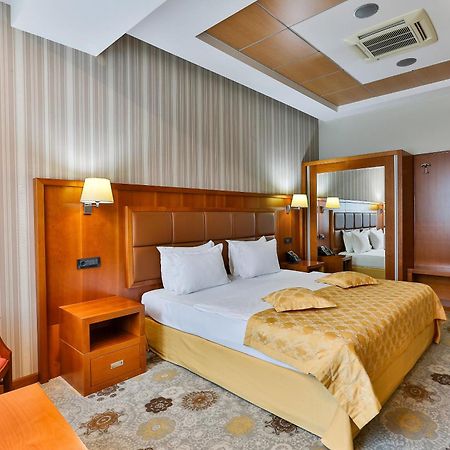 Kings Park Hotel พอดโกริกา ภายนอก รูปภาพ