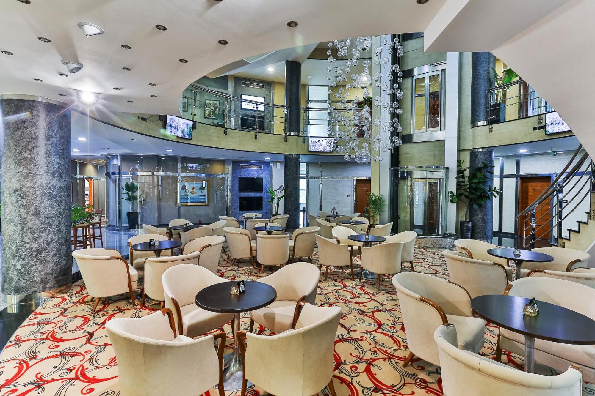 Kings Park Hotel พอดโกริกา ภายนอก รูปภาพ