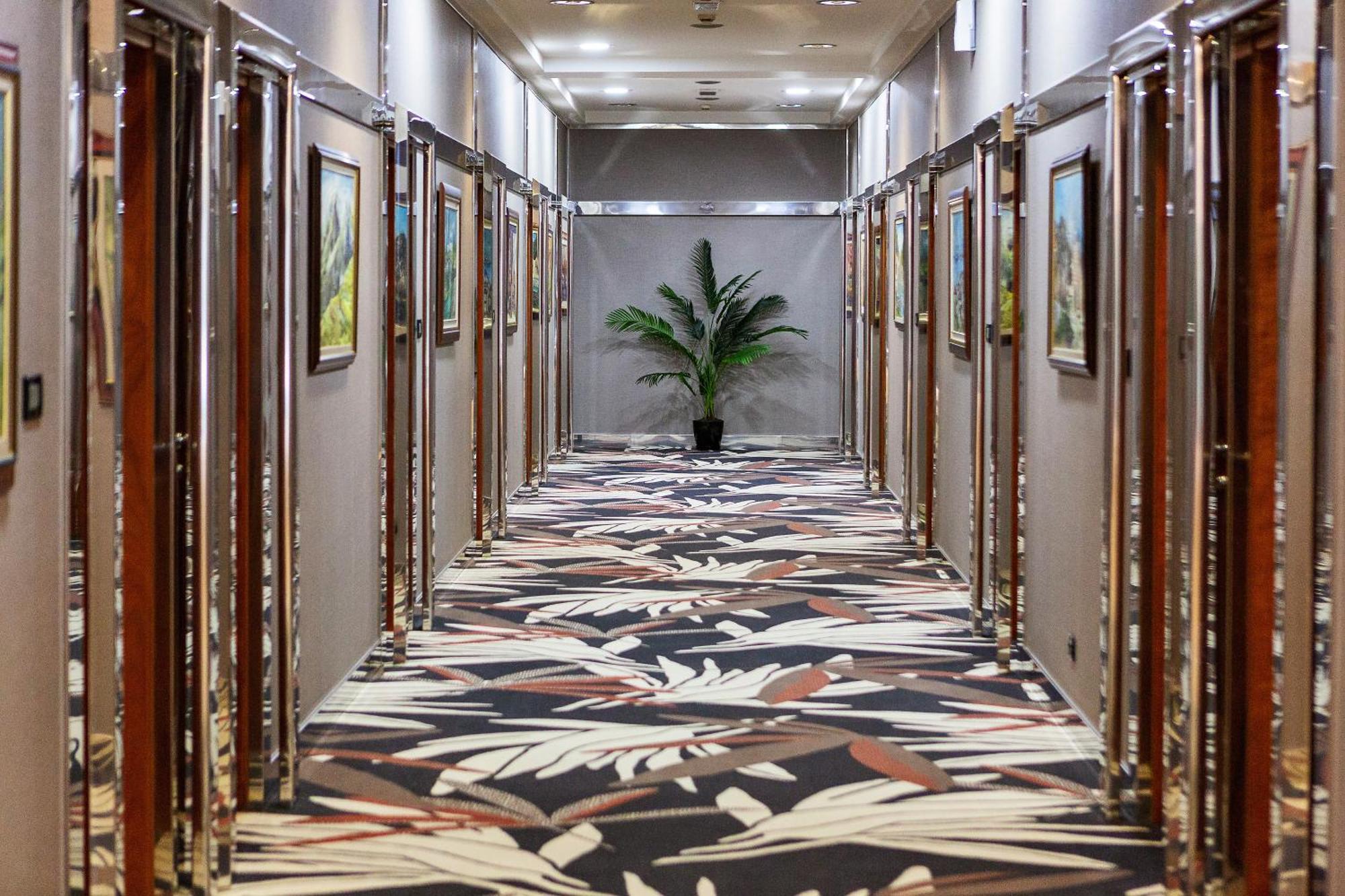 Kings Park Hotel พอดโกริกา ภายนอก รูปภาพ