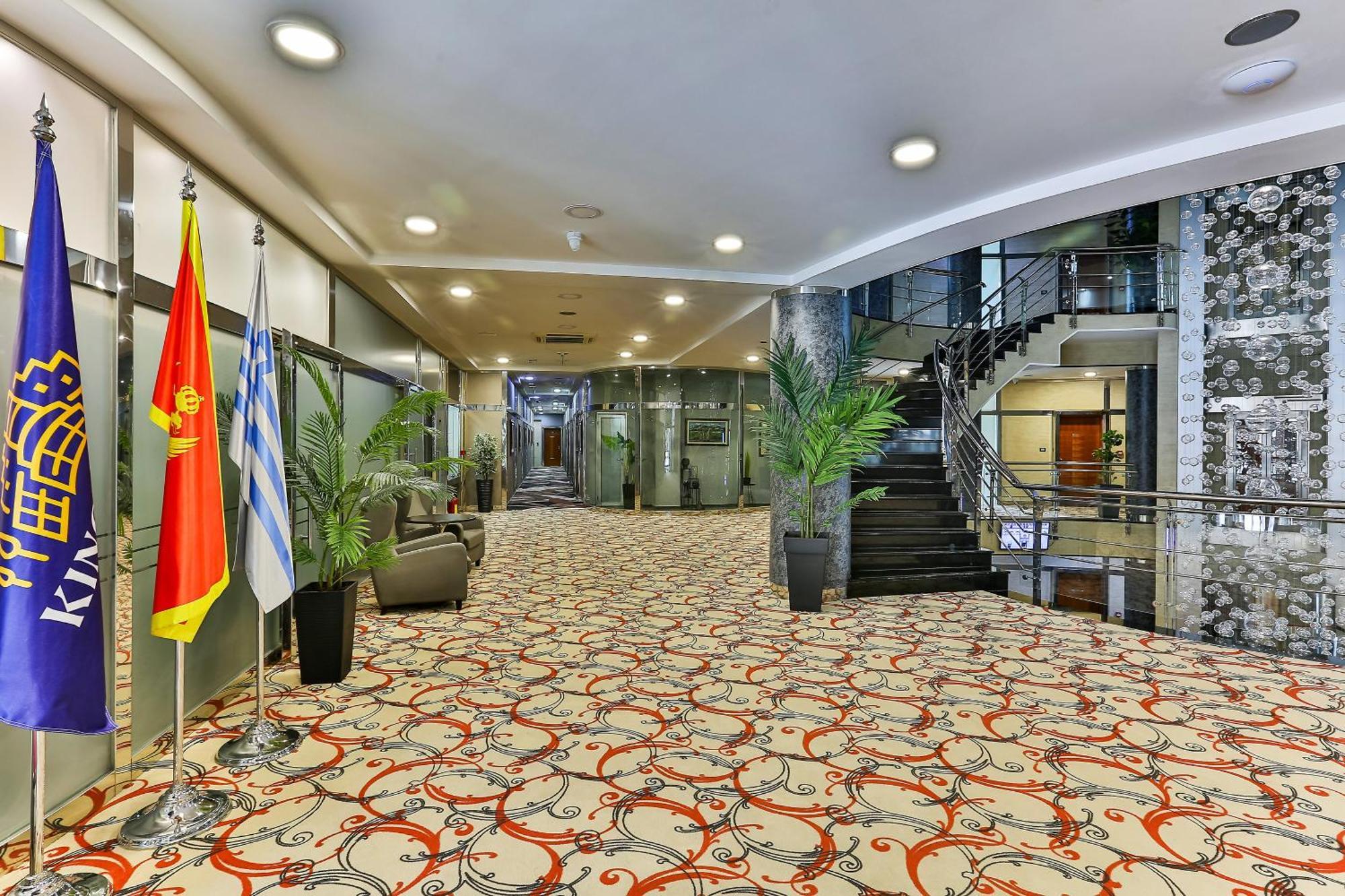 Kings Park Hotel พอดโกริกา ภายนอก รูปภาพ
