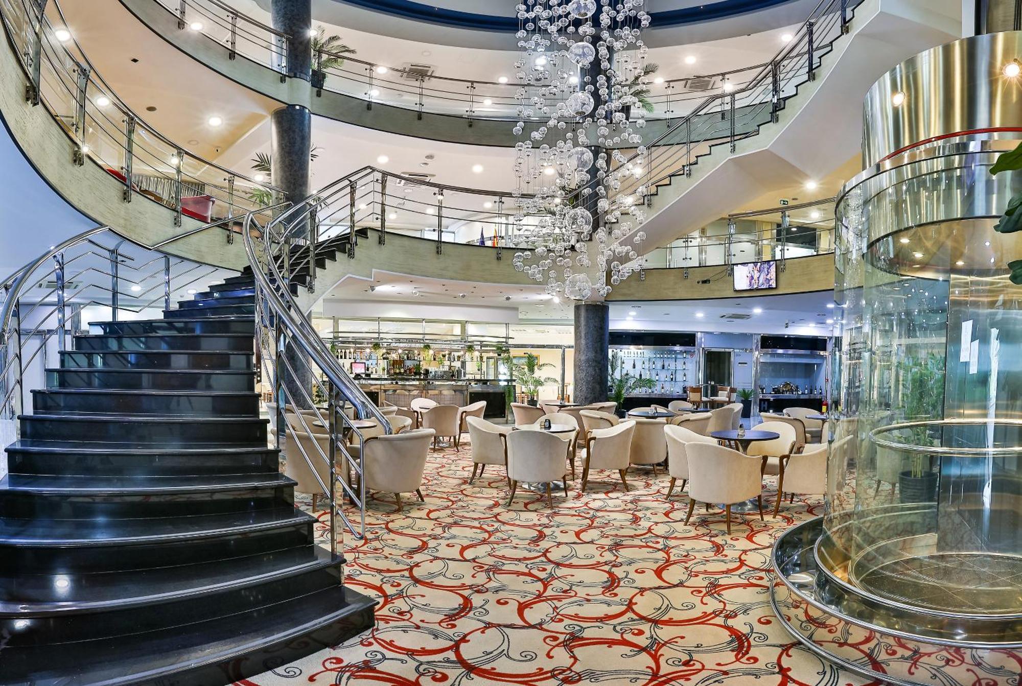 Kings Park Hotel พอดโกริกา ภายนอก รูปภาพ