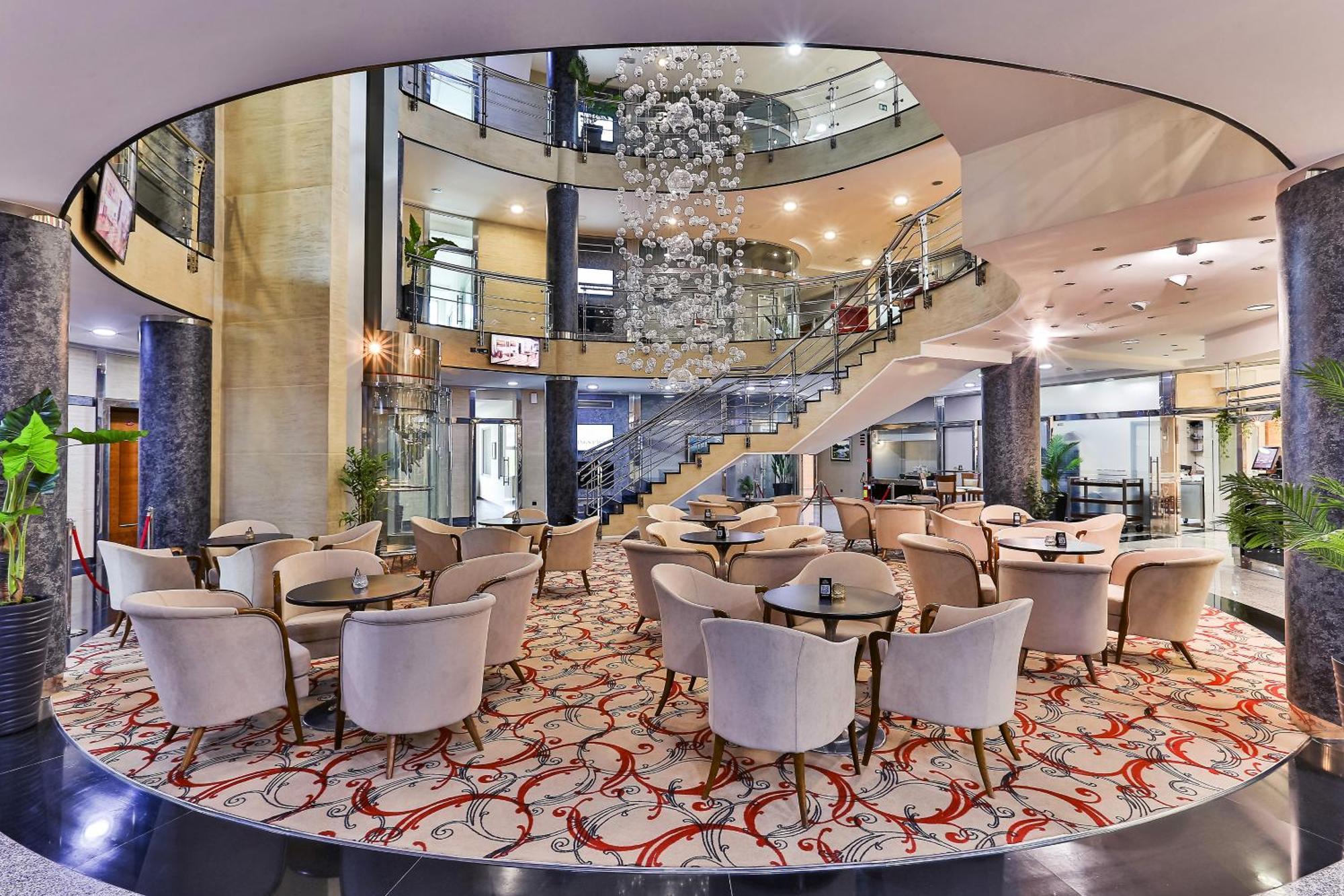 Kings Park Hotel พอดโกริกา ภายนอก รูปภาพ